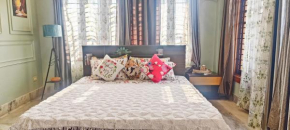 Riverside Palm Luxe 2BHK with AC near Kamakhya & IHR